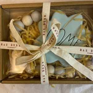 Rae Dunn NIB Home Accents Beaded Garland and Plaque